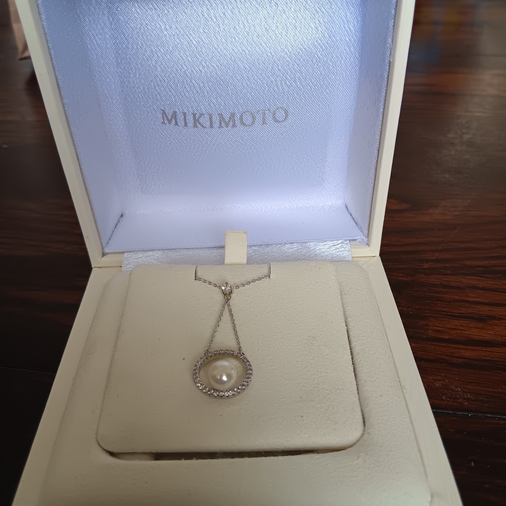 Mikimoto White Pearl and Silver Necklace